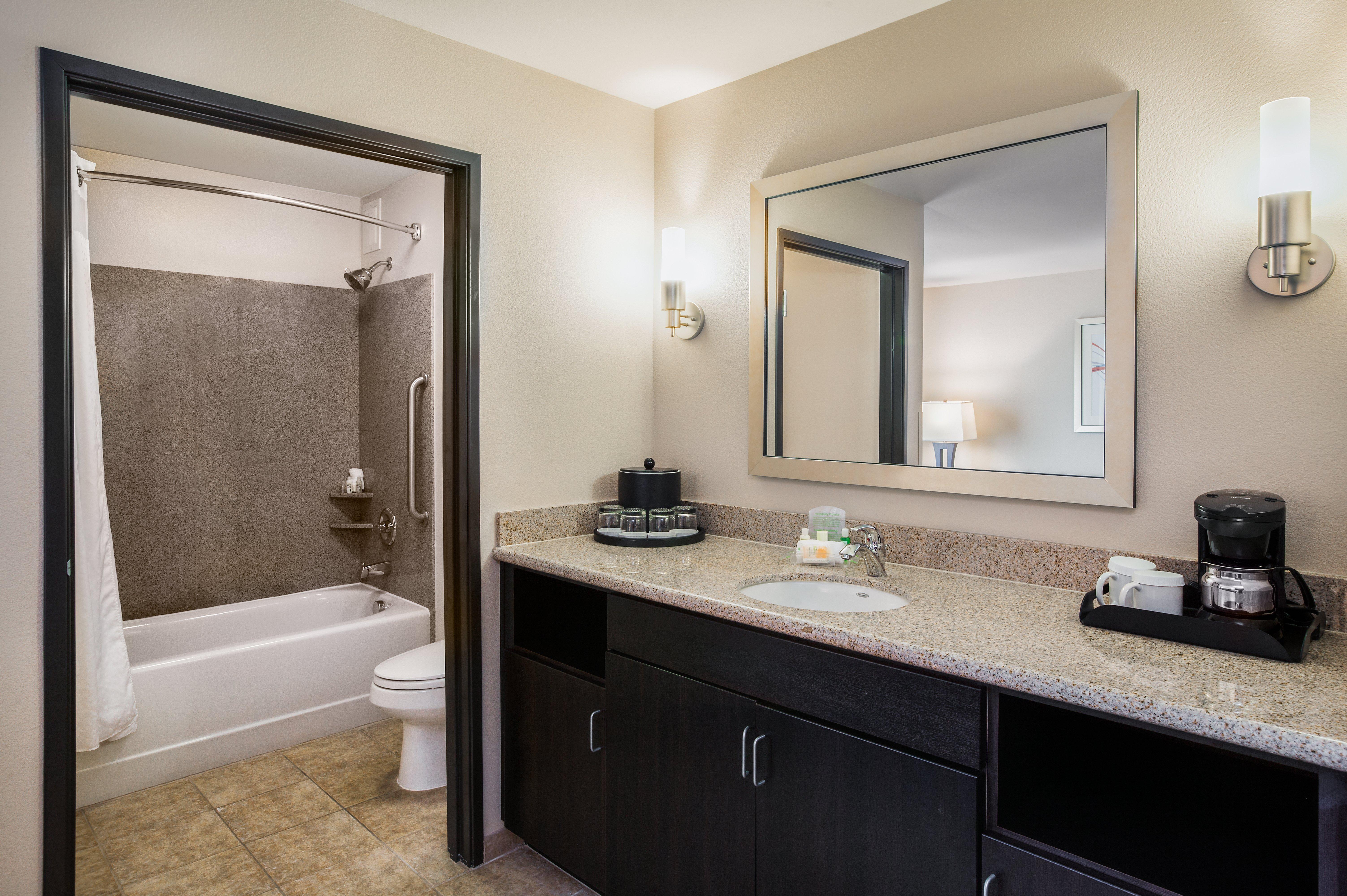 Holiday Inn Oceanside Marina Camp Pendleton By Ihg Buitenkant foto