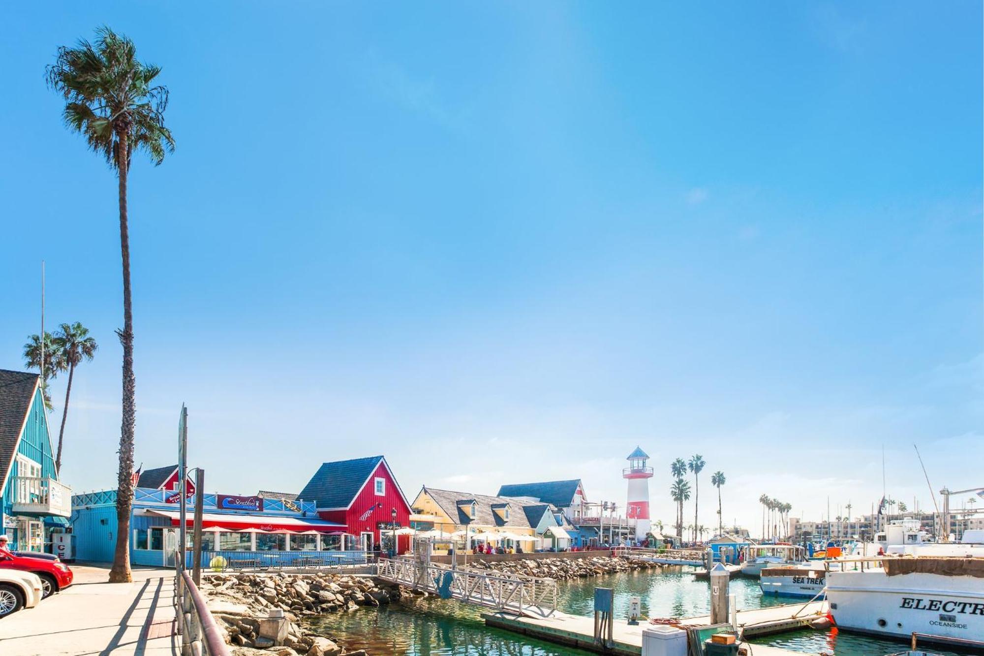 Holiday Inn Oceanside Marina Camp Pendleton By Ihg Buitenkant foto