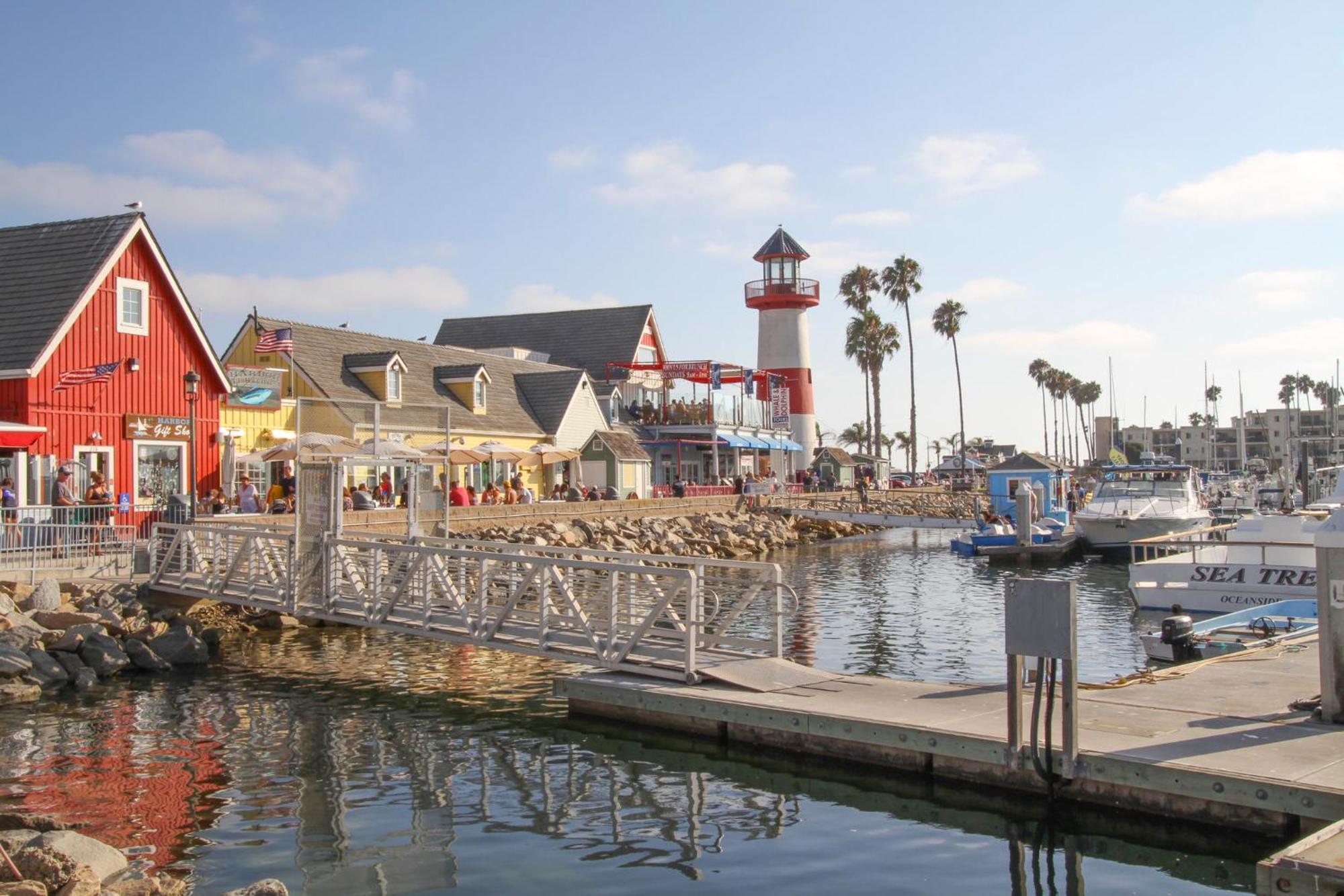 Holiday Inn Oceanside Marina Camp Pendleton By Ihg Buitenkant foto